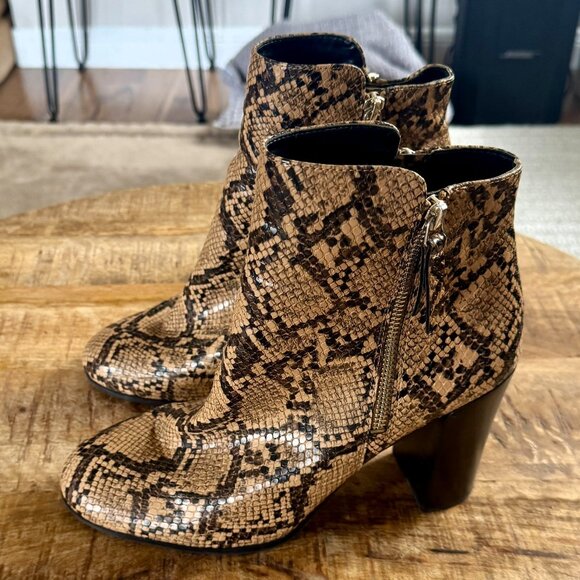 NWOT Kenneth Cole New York Justin Leather Bootie - Picture 4 of 6